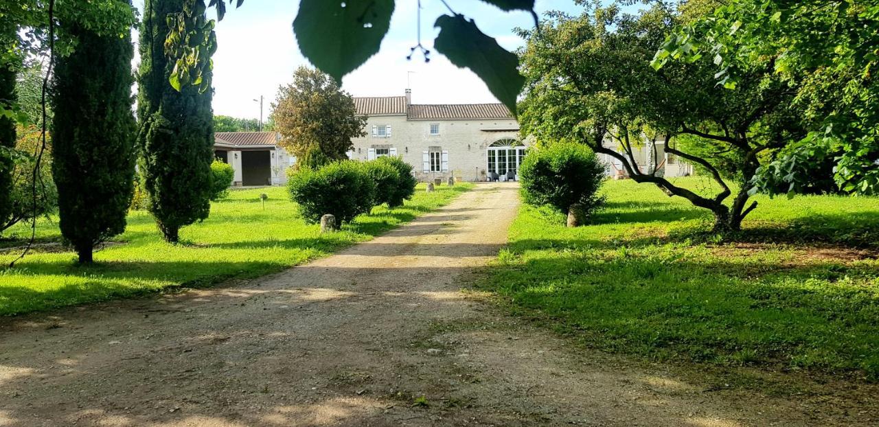 Bed and Breakfast La Revetizon Siecq Zewnętrze zdjęcie